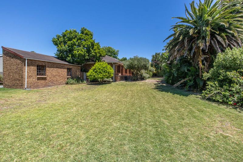 5 Bedroom Property for Sale in Constantia Western Cape